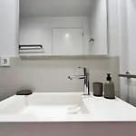 Lejlighed New Flat With Terrace & Pool Close To Beaches
