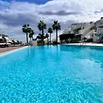 New Flat With Terrace & Pool Close To Beaches Lejlighed *