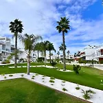 Lejlighed New Flat With Terrace & Pool Close To Beaches *