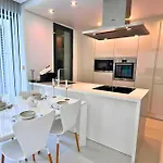 Апартаменты New Flat With Terrace & Pool Close To Beaches Торевьиа