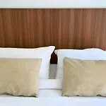 Апартаменты New Flat With Terrace & Pool Close To Beaches