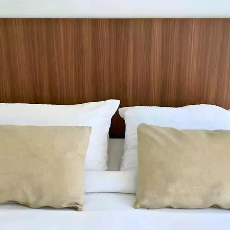 Lägenhet New Flat With Terrace & Pool Close To Beaches