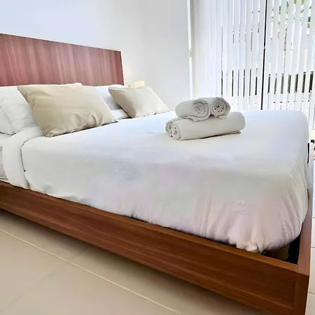 New Flat With Terrace & Pool Close To Beaches Lägenhet