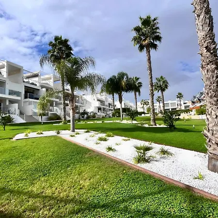 New Flat With Terrace & Pool Close To Beaches Torrevieja