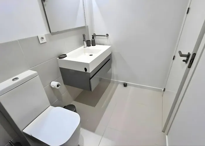 Appartement New Flat With Terrace & Pool Close To Beaches