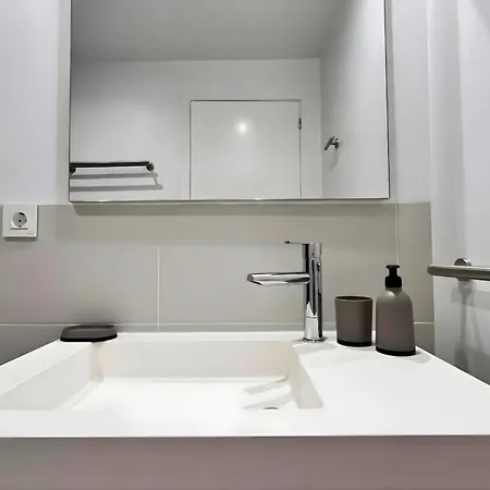 Apartamento Nuevo Con Terraza Y Piscina Próximo A Playas