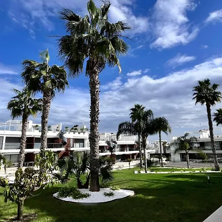 Nuevo Con Terraza Y Piscina Próximo A Playas Torrevieja