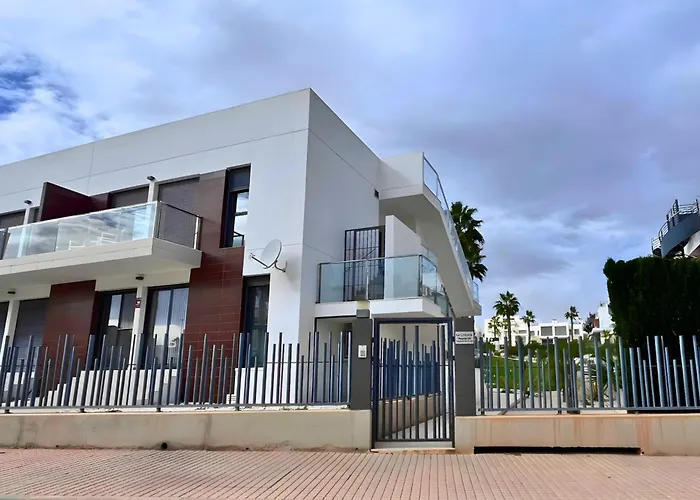 Neuf Avec Terrasse Et Piscine Proche Plages De